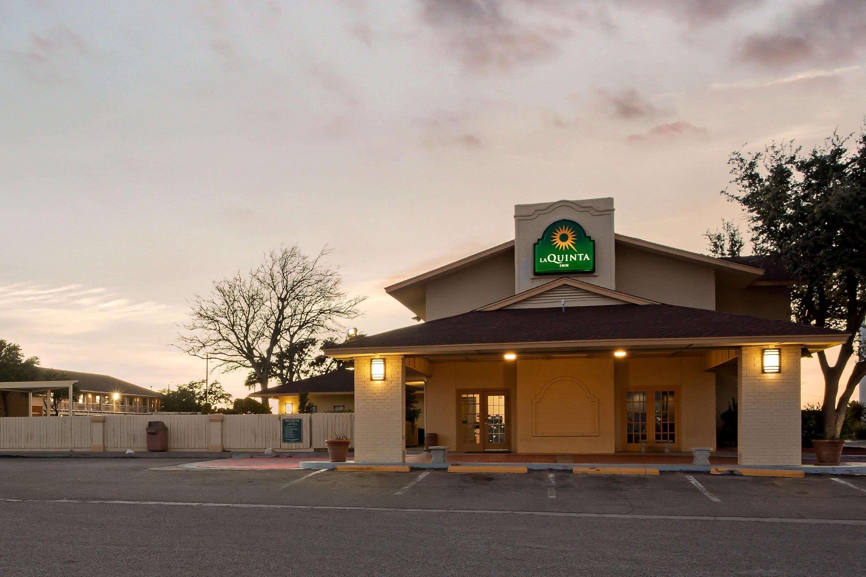 Baymont By Wyndham Fort Stockton Extérieur photo