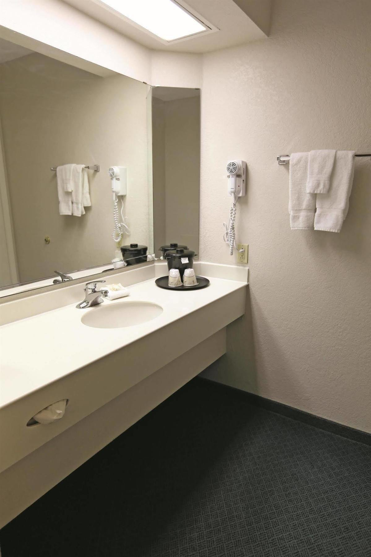 Baymont By Wyndham Fort Stockton Extérieur photo